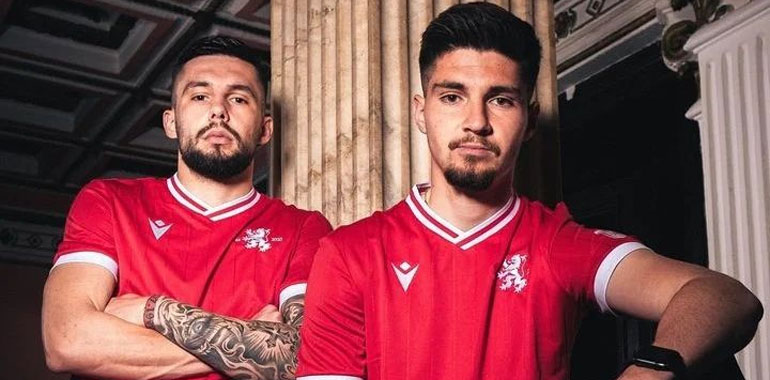 Camisa comemorativa de 75 anos do CSKA Sofia (Macron)